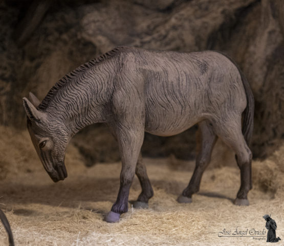 Figuras de Belén de Resina, Animales Mula 90P