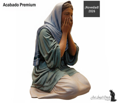 Figuras de Belén - 26 Adorando Emocionada